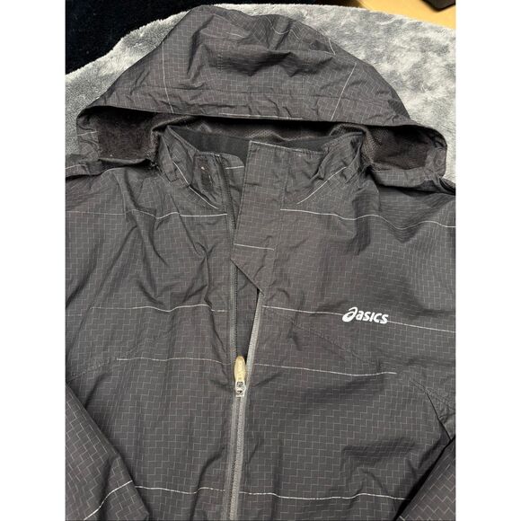 ASICS black and white windbreaker jacket with removable hood in good shape but o - Picture 2 of 5